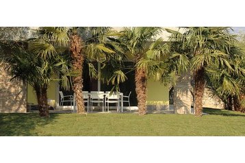 Italia Chata Riva del Garda, Exteriorul